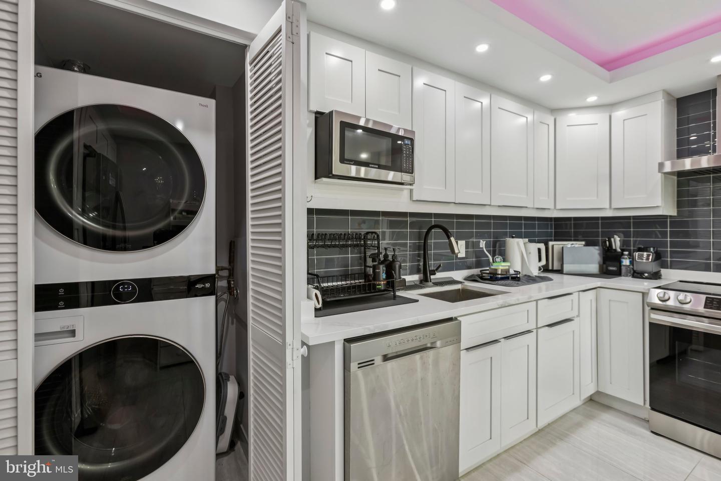 6101 EDSALL RD #1502, ALEXANDRIA, Virginia 22304, 2 Bedrooms Bedrooms, ,2 BathroomsBathrooms,Residential,For sale,6101 EDSALL RD #1502,VAAX2049224 MLS # VAAX2049224