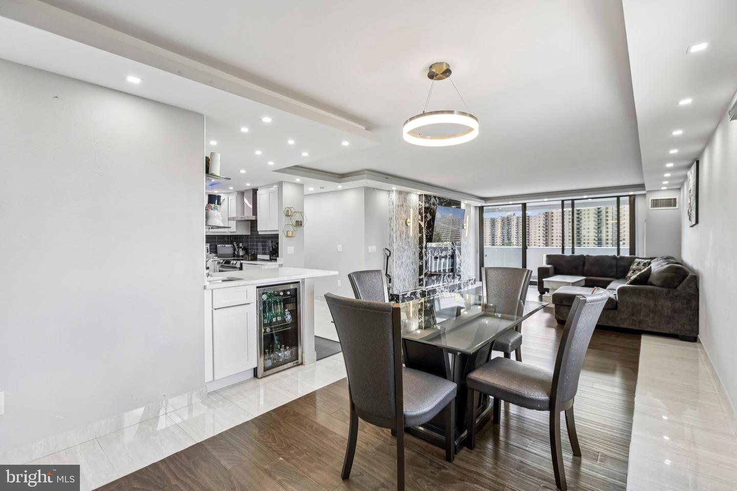6101 EDSALL RD #1502, ALEXANDRIA, Virginia 22304, 2 Bedrooms Bedrooms, ,2 BathroomsBathrooms,Residential,For sale,6101 EDSALL RD #1502,VAAX2049224 MLS # VAAX2049224