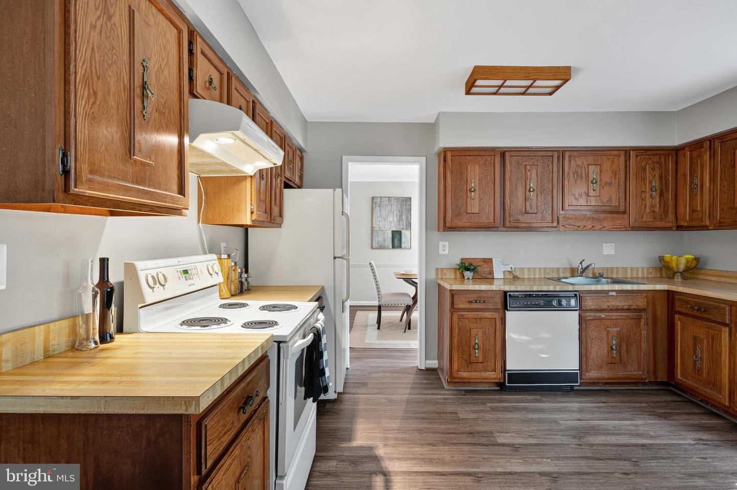 8105 VIOLA ST, SPRINGFIELD, Virginia 22152, 4 Bedrooms Bedrooms, ,2 BathroomsBathrooms,Residential,For sale,8105 VIOLA ST,VAFX2264808 MLS # VAFX2264808
