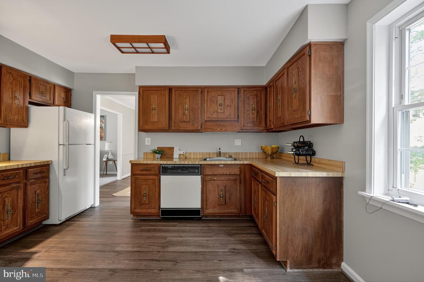 8105 VIOLA ST, SPRINGFIELD, Virginia 22152, 4 Bedrooms Bedrooms, ,2 BathroomsBathrooms,Residential,For sale,8105 VIOLA ST,VAFX2264808 MLS # VAFX2264808