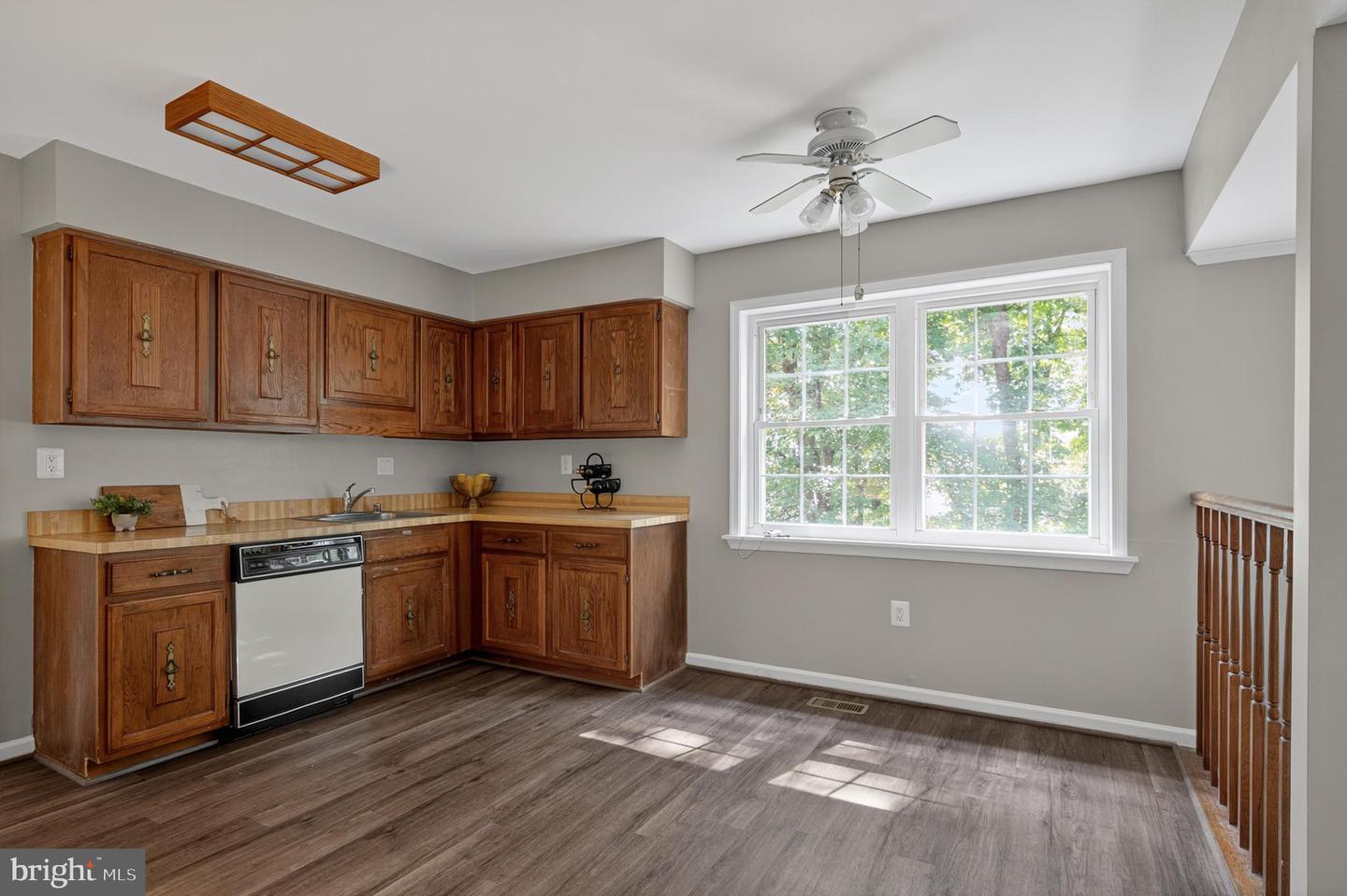 8105 VIOLA ST, SPRINGFIELD, Virginia 22152, 4 Bedrooms Bedrooms, ,2 BathroomsBathrooms,Residential,For sale,8105 VIOLA ST,VAFX2264808 MLS # VAFX2264808