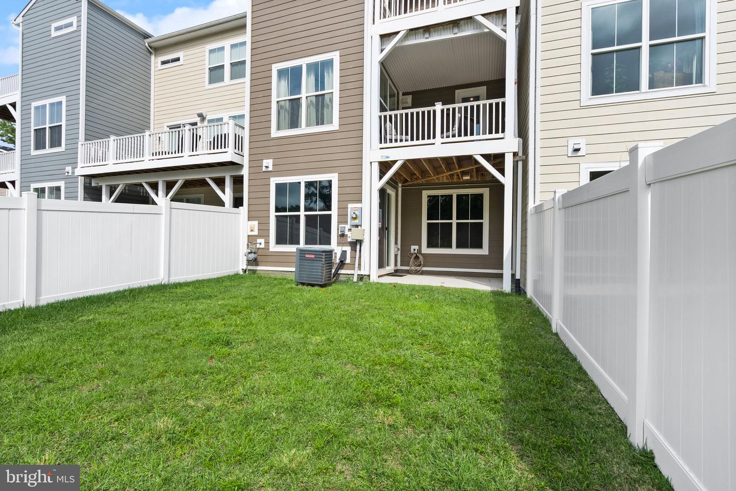 4087 ELIZABETH REED WAY, WOODBRIDGE, Virginia 22192, 3 Bedrooms Bedrooms, ,3 BathroomsBathrooms,Residential,For sale,4087 ELIZABETH REED WAY,VAPW2103312 MLS # VAPW2103312