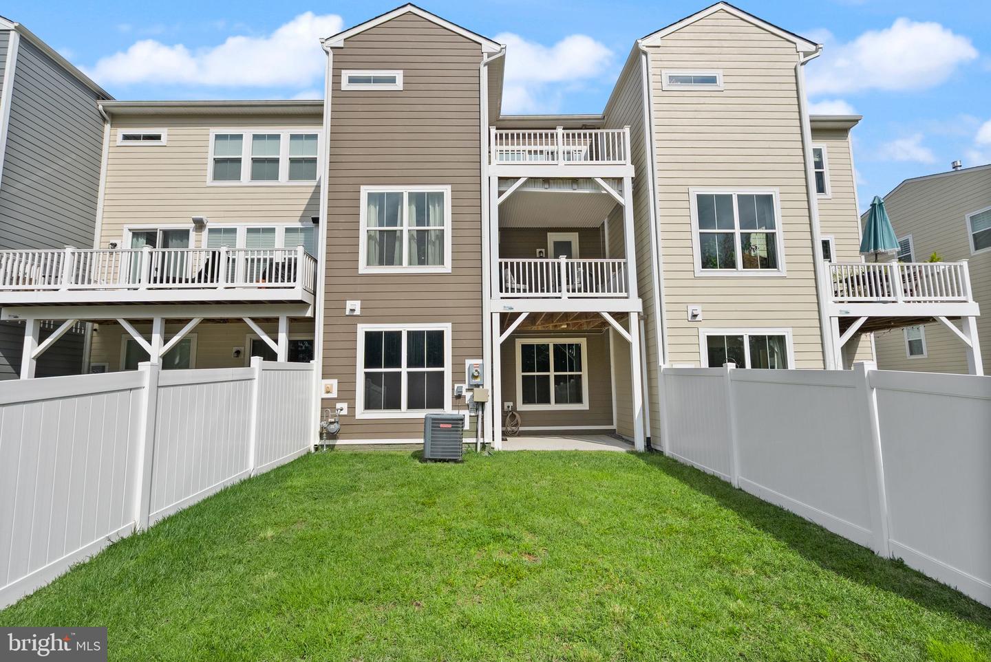 4087 ELIZABETH REED WAY, WOODBRIDGE, Virginia 22192, 3 Bedrooms Bedrooms, ,3 BathroomsBathrooms,Residential,For sale,4087 ELIZABETH REED WAY,VAPW2103312 MLS # VAPW2103312