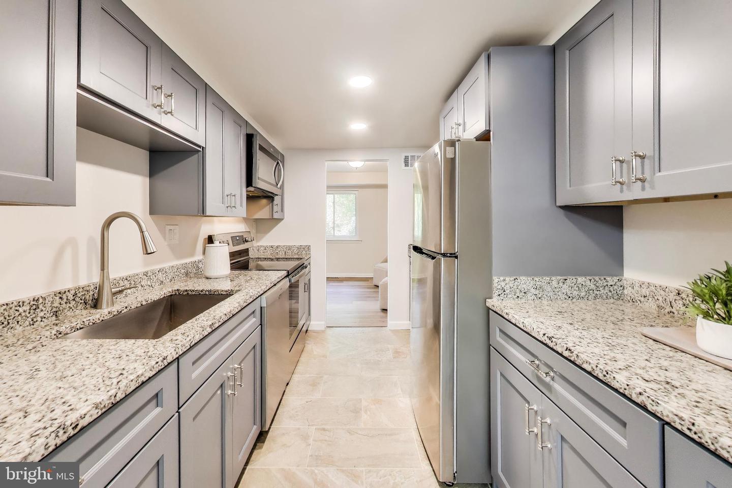 6027 KERRWOOD ST, BURKE, Virginia 22015, 3 Bedrooms Bedrooms, ,2 BathroomsBathrooms,Residential,For sale,6027 KERRWOOD ST,VAFX2265196 MLS # VAFX2265196