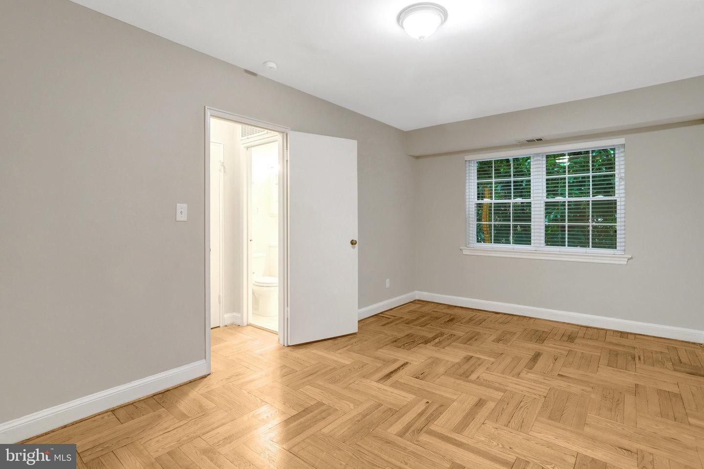 1307 N ODE ST #424, ARLINGTON, Virginia 22209, 1 Bedroom Bedrooms, ,1 BathroomBathrooms,Residential,For sale,1307 N ODE ST #424,VAAR2063216 MLS # VAAR2063216