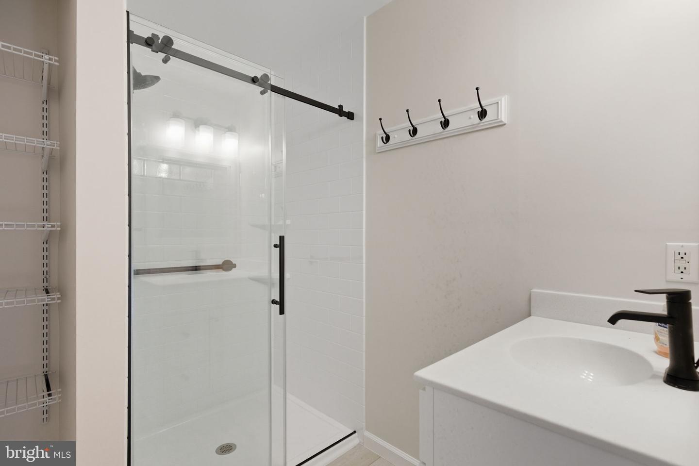 13 BRAXTON DR, STERLING, Virginia 20165, 3 Bedrooms Bedrooms, ,2 BathroomsBathrooms,Residential,For sale,13 BRAXTON DR,VALO2106262 MLS # VALO2106262