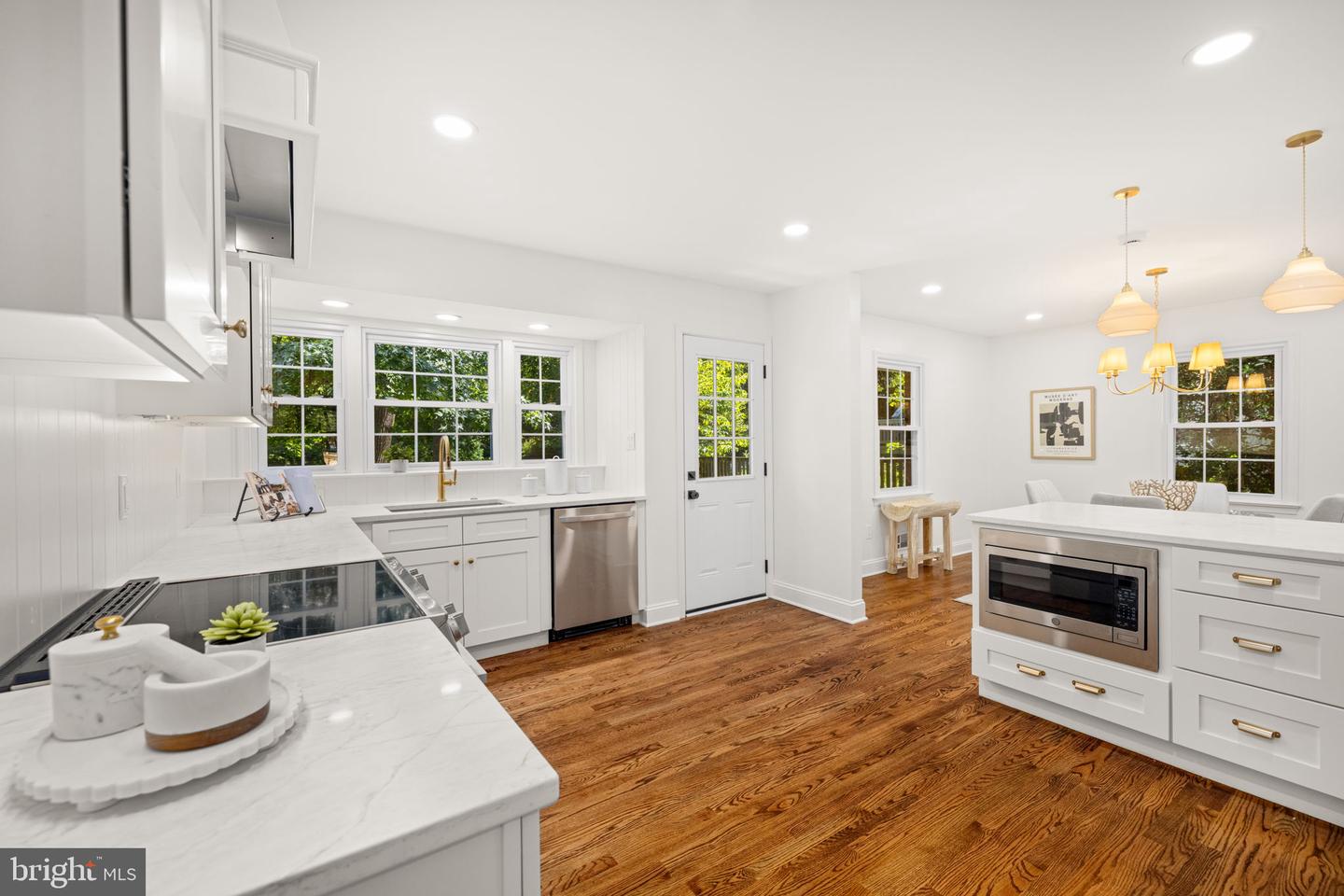 8415 RIVERSIDE RD, ALEXANDRIA, Virginia 22308, 4 Bedrooms Bedrooms, ,3 BathroomsBathrooms,Residential,For sale,8415 RIVERSIDE RD,VAFX2265348 MLS # VAFX2265348