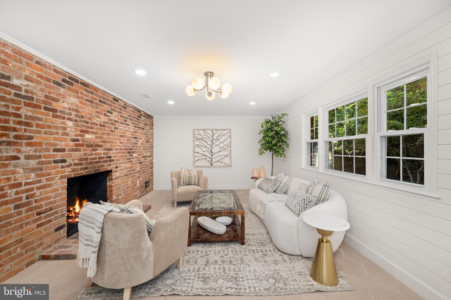 8415 RIVERSIDE RD, ALEXANDRIA, Virginia 22308, 4 Bedrooms Bedrooms, ,3 BathroomsBathrooms,Residential,For sale,8415 RIVERSIDE RD,VAFX2265348 MLS # VAFX2265348