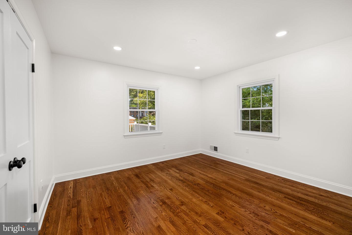 8415 RIVERSIDE RD, ALEXANDRIA, Virginia 22308, 4 Bedrooms Bedrooms, ,3 BathroomsBathrooms,Residential,For sale,8415 RIVERSIDE RD,VAFX2265348 MLS # VAFX2265348