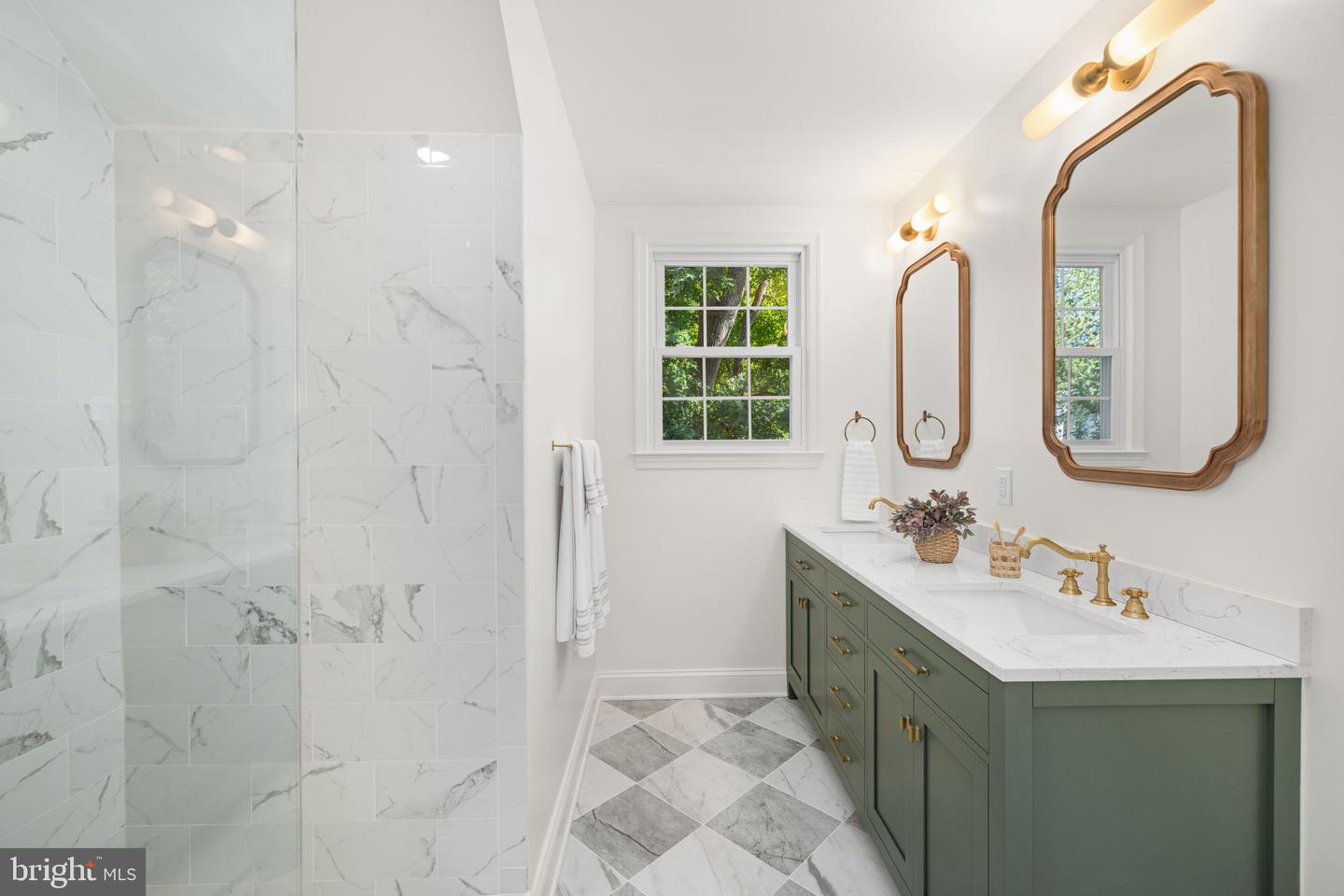 8415 RIVERSIDE RD, ALEXANDRIA, Virginia 22308, 4 Bedrooms Bedrooms, ,3 BathroomsBathrooms,Residential,For sale,8415 RIVERSIDE RD,VAFX2265348 MLS # VAFX2265348