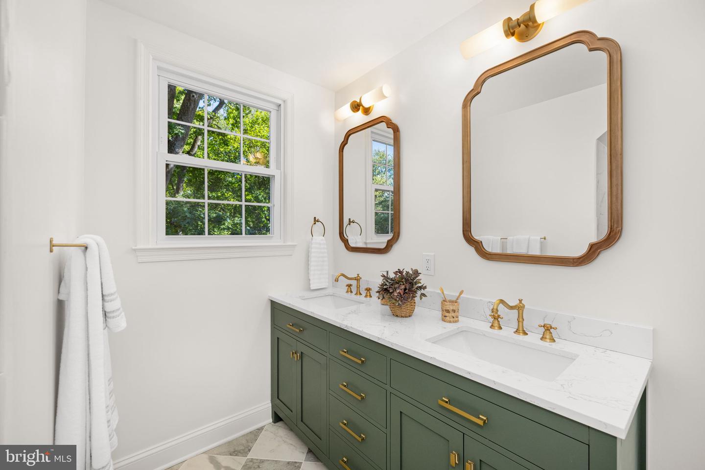 8415 RIVERSIDE RD, ALEXANDRIA, Virginia 22308, 4 Bedrooms Bedrooms, ,3 BathroomsBathrooms,Residential,For sale,8415 RIVERSIDE RD,VAFX2265348 MLS # VAFX2265348