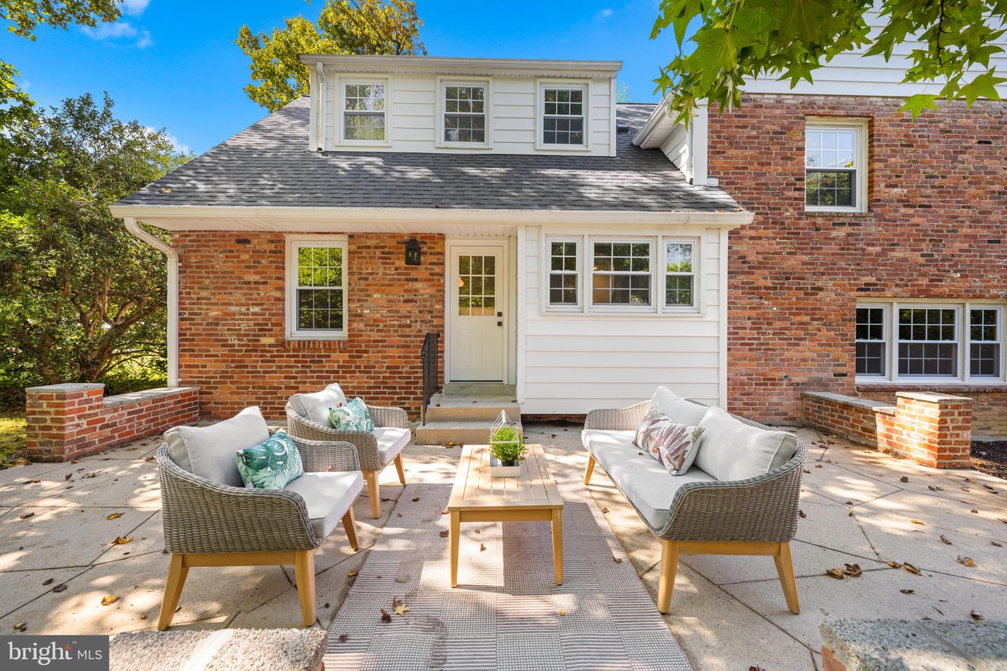 8415 RIVERSIDE RD, ALEXANDRIA, Virginia 22308, 4 Bedrooms Bedrooms, ,3 BathroomsBathrooms,Residential,For sale,8415 RIVERSIDE RD,VAFX2265348 MLS # VAFX2265348