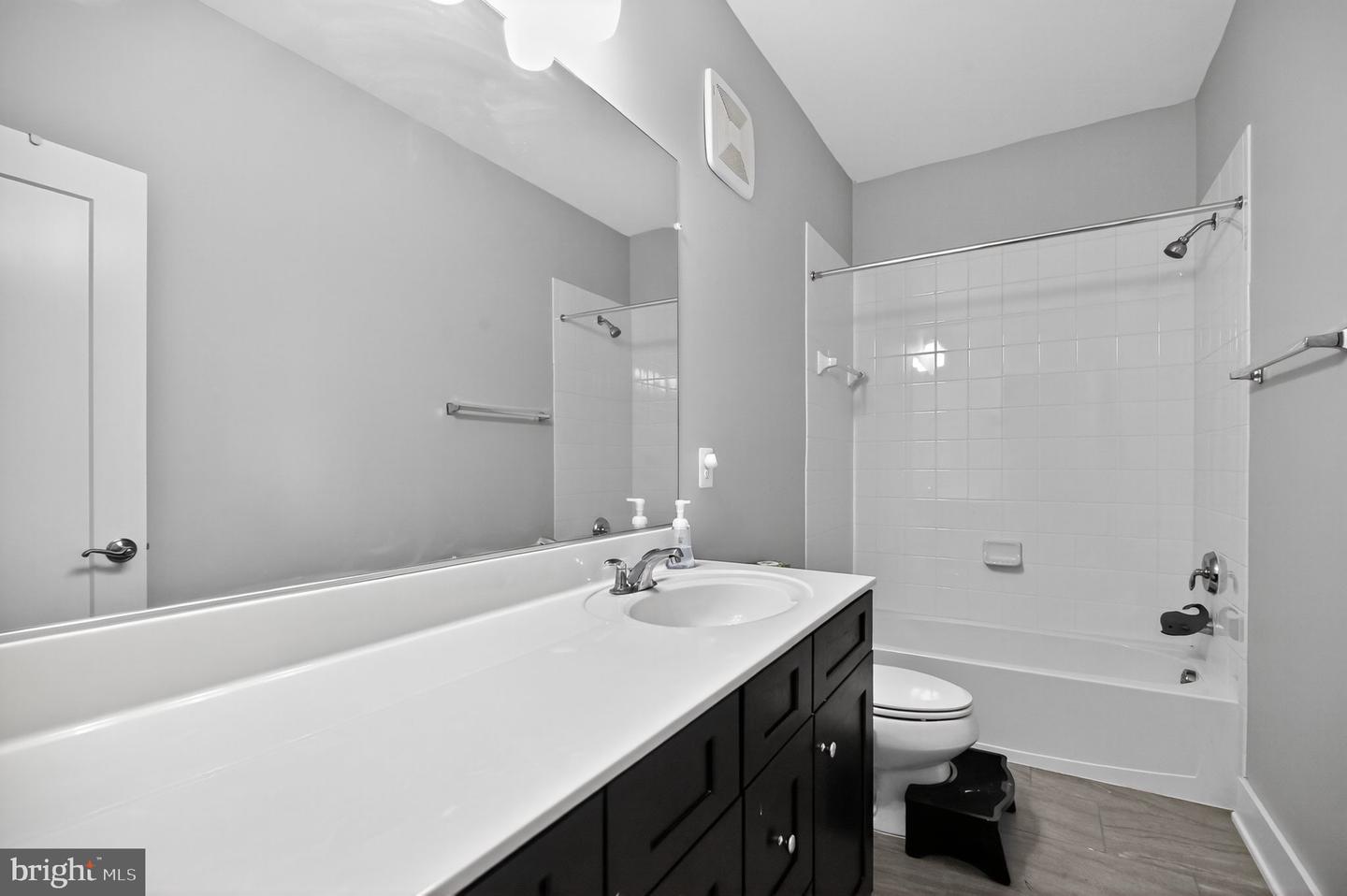 44852 TIVERTON SQ, ASHBURN, Virginia 20147, 3 Bedrooms Bedrooms, ,2 BathroomsBathrooms,Residential,For sale,44852 TIVERTON SQ,VALO2106314 MLS # VALO2106314