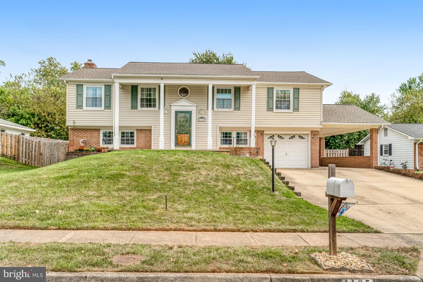 4107 MOUNT ECHO LN, FAIRFAX, Virginia 22033, 4 Bedrooms Bedrooms, ,3 BathroomsBathrooms,Residential,For sale,4107 MOUNT ECHO LN,VAFX2265764 MLS # VAFX2265764