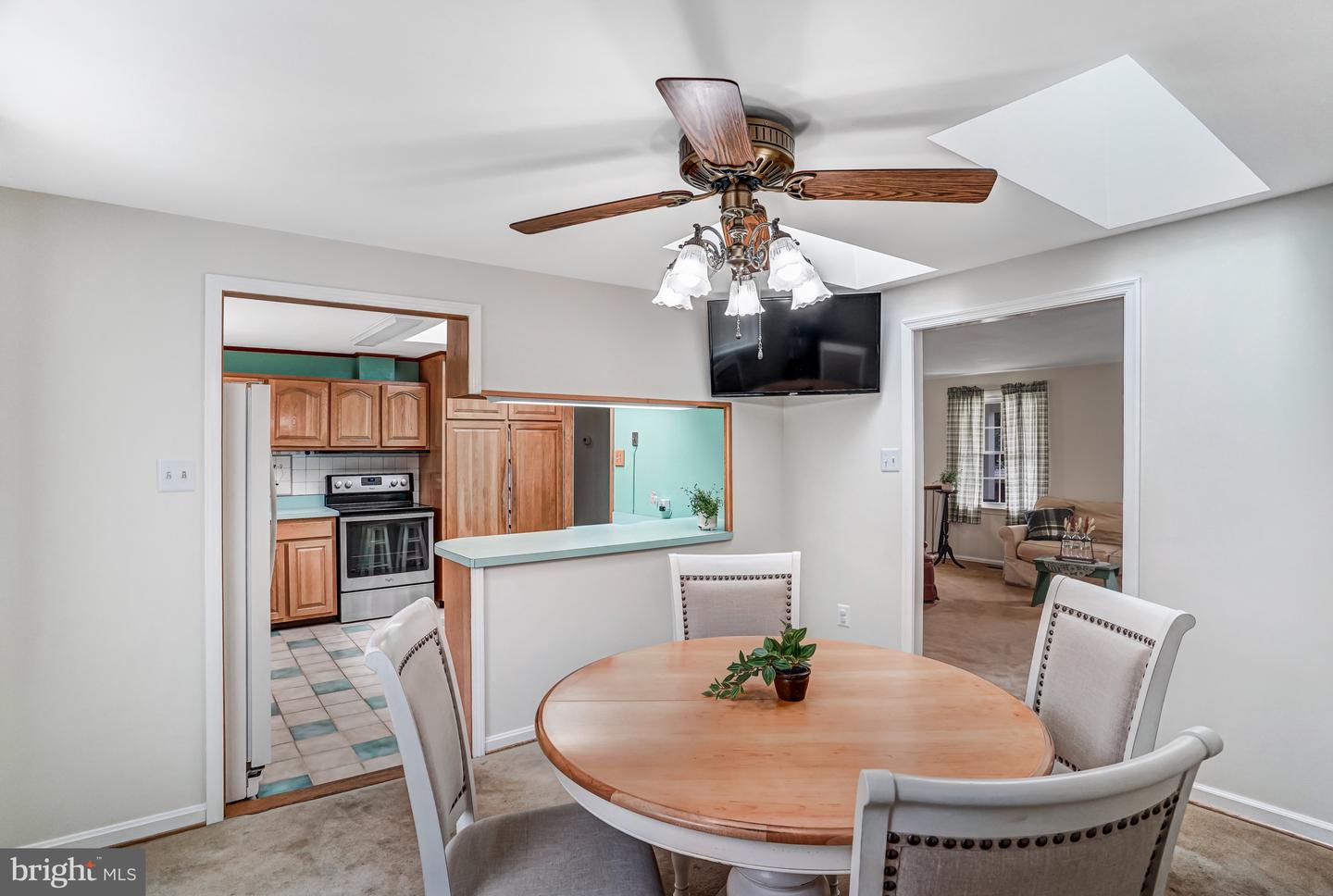 4107 MOUNT ECHO LN, FAIRFAX, Virginia 22033, 4 Bedrooms Bedrooms, ,3 BathroomsBathrooms,Residential,For sale,4107 MOUNT ECHO LN,VAFX2265764 MLS # VAFX2265764