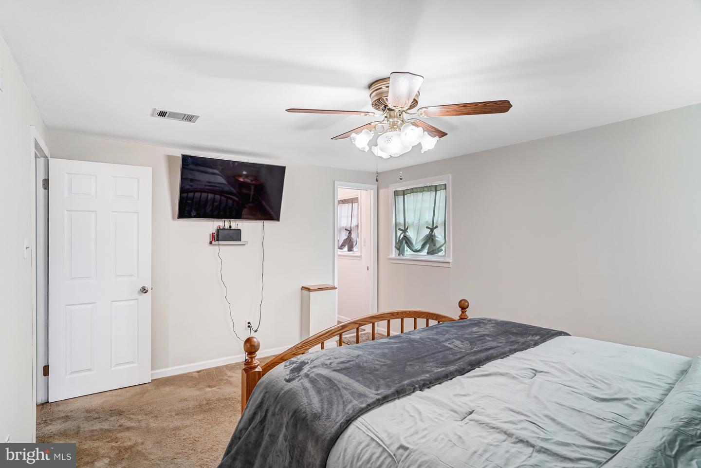 4107 MOUNT ECHO LN, FAIRFAX, Virginia 22033, 4 Bedrooms Bedrooms, ,3 BathroomsBathrooms,Residential,For sale,4107 MOUNT ECHO LN,VAFX2265764 MLS # VAFX2265764