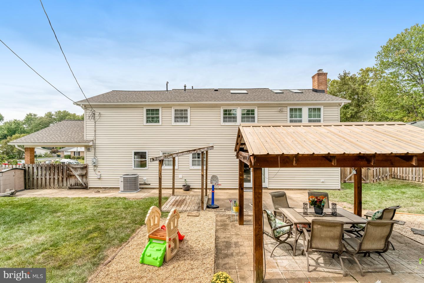 4107 MOUNT ECHO LN, FAIRFAX, Virginia 22033, 4 Bedrooms Bedrooms, ,3 BathroomsBathrooms,Residential,For sale,4107 MOUNT ECHO LN,VAFX2265764 MLS # VAFX2265764