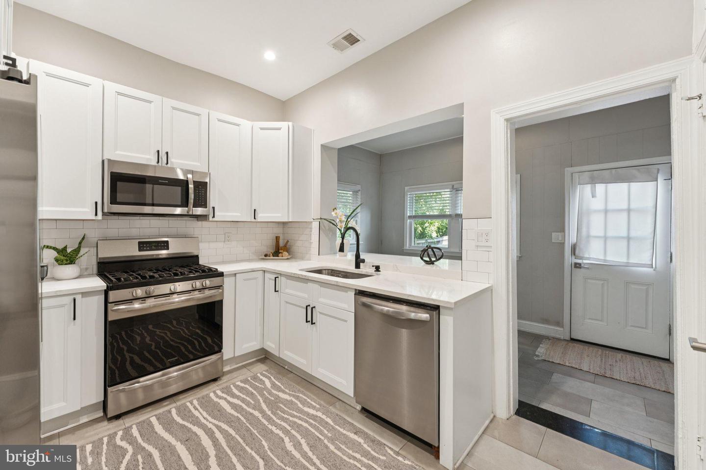 123 U ST NW, WASHINGTON, District Of Columbia 20001, 5 Bedrooms Bedrooms, ,3 BathroomsBathrooms,Residential,For sale,123 U ST NW,DCDC2221244 MLS # DCDC2221244