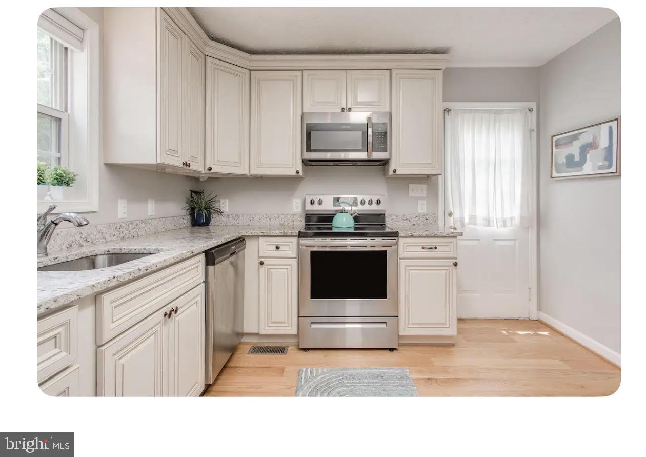 8 WHITING AVE, BOYCE, Virginia 22620, 3 Bedrooms Bedrooms, ,2 BathroomsBathrooms,Residential,For sale,8 WHITING AVE,VACL2006046 MLS # VACL2006046
