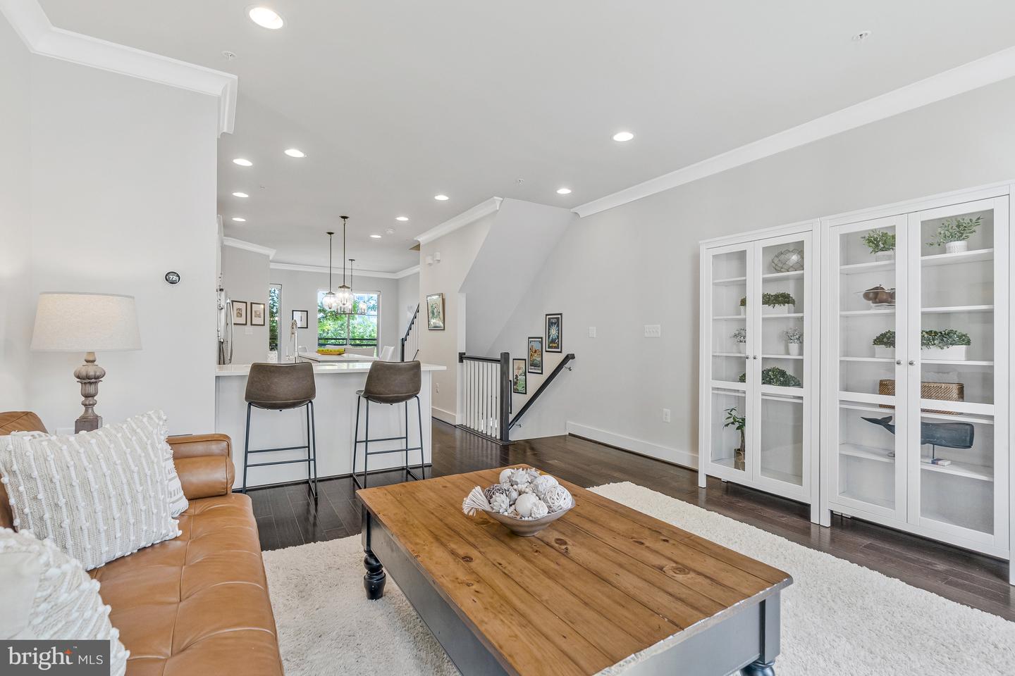 4810 GARDEN VIEW LN, CHANTILLY, Virginia 20151, 3 Bedrooms Bedrooms, ,3 BathroomsBathrooms,Residential,For sale,4810 GARDEN VIEW LN,VAFX2265872 MLS # VAFX2265872