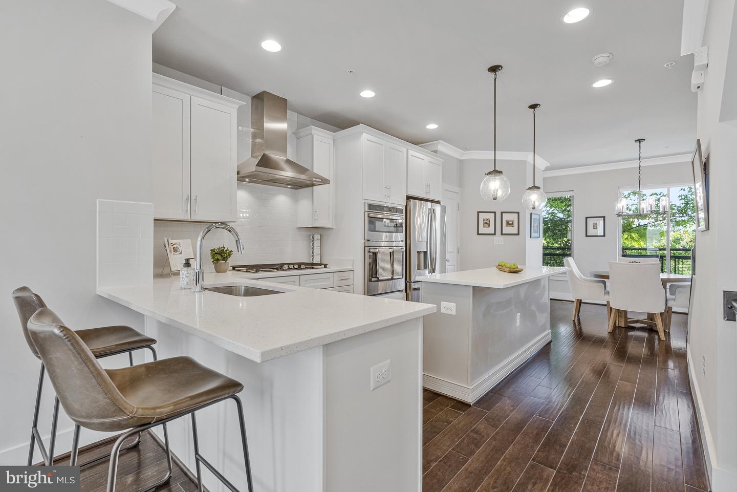 4810 GARDEN VIEW LN, CHANTILLY, Virginia 20151, 3 Bedrooms Bedrooms, ,3 BathroomsBathrooms,Residential,For sale,4810 GARDEN VIEW LN,VAFX2265872 MLS # VAFX2265872