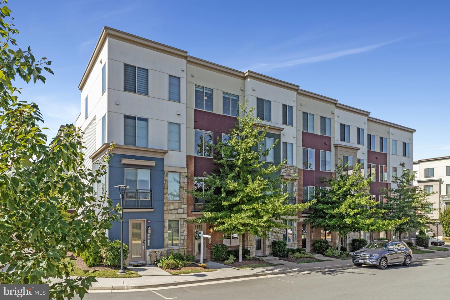 4810 GARDEN VIEW LN, CHANTILLY, Virginia 20151, 3 Bedrooms Bedrooms, ,3 BathroomsBathrooms,Residential,For sale,4810 GARDEN VIEW LN,VAFX2265872 MLS # VAFX2265872