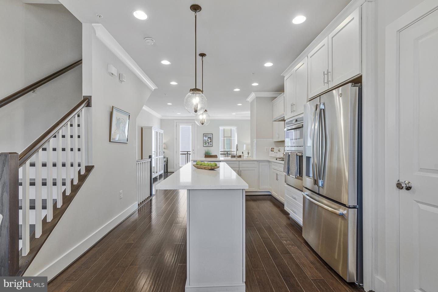 4810 GARDEN VIEW LN, CHANTILLY, Virginia 20151, 3 Bedrooms Bedrooms, ,3 BathroomsBathrooms,Residential,For sale,4810 GARDEN VIEW LN,VAFX2265872 MLS # VAFX2265872