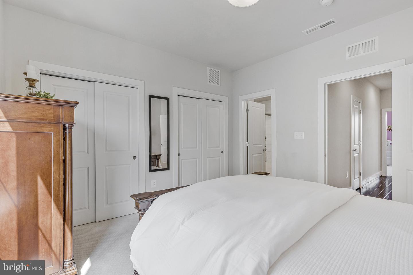 4810 GARDEN VIEW LN, CHANTILLY, Virginia 20151, 3 Bedrooms Bedrooms, ,3 BathroomsBathrooms,Residential,For sale,4810 GARDEN VIEW LN,VAFX2265872 MLS # VAFX2265872