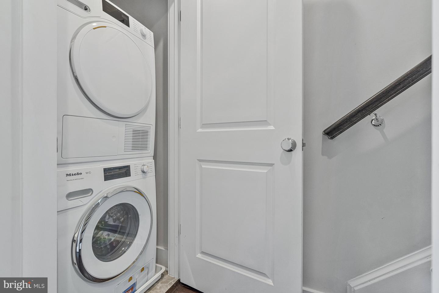 4810 GARDEN VIEW LN, CHANTILLY, Virginia 20151, 3 Bedrooms Bedrooms, ,3 BathroomsBathrooms,Residential,For sale,4810 GARDEN VIEW LN,VAFX2265872 MLS # VAFX2265872