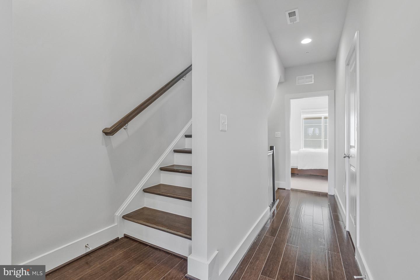 4810 GARDEN VIEW LN, CHANTILLY, Virginia 20151, 3 Bedrooms Bedrooms, ,3 BathroomsBathrooms,Residential,For sale,4810 GARDEN VIEW LN,VAFX2265872 MLS # VAFX2265872