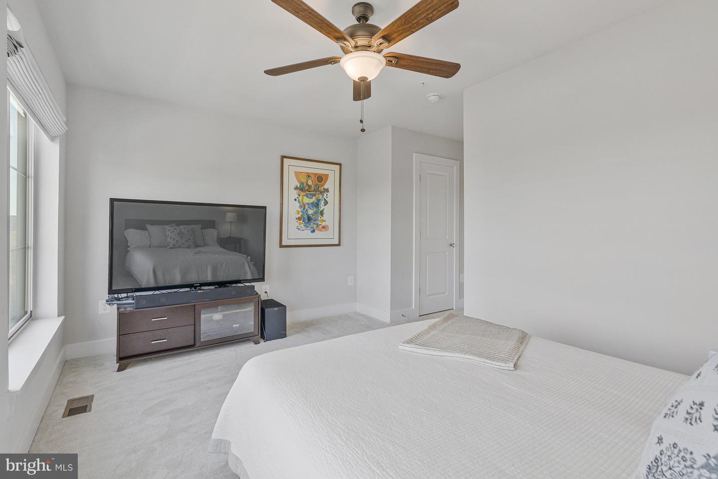 4810 GARDEN VIEW LN, CHANTILLY, Virginia 20151, 3 Bedrooms Bedrooms, ,3 BathroomsBathrooms,Residential,For sale,4810 GARDEN VIEW LN,VAFX2265872 MLS # VAFX2265872