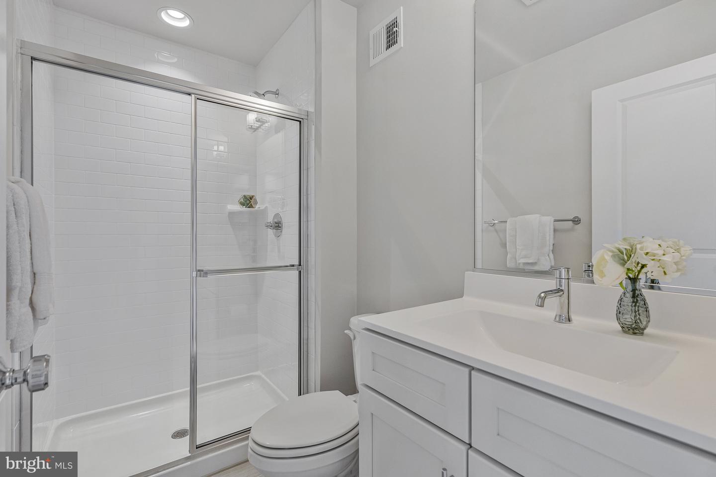 4810 GARDEN VIEW LN, CHANTILLY, Virginia 20151, 3 Bedrooms Bedrooms, ,3 BathroomsBathrooms,Residential,For sale,4810 GARDEN VIEW LN,VAFX2265872 MLS # VAFX2265872