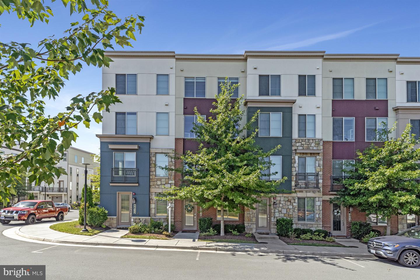 4810 GARDEN VIEW LN, CHANTILLY, Virginia 20151, 3 Bedrooms Bedrooms, ,3 BathroomsBathrooms,Residential,For sale,4810 GARDEN VIEW LN,VAFX2265872 MLS # VAFX2265872