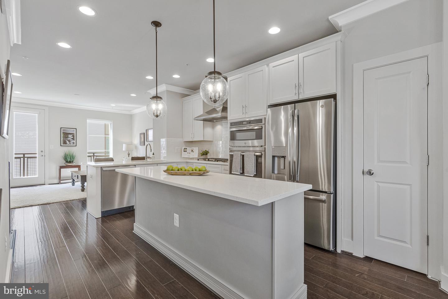 4810 GARDEN VIEW LN, CHANTILLY, Virginia 20151, 3 Bedrooms Bedrooms, ,3 BathroomsBathrooms,Residential,For sale,4810 GARDEN VIEW LN,VAFX2265872 MLS # VAFX2265872
