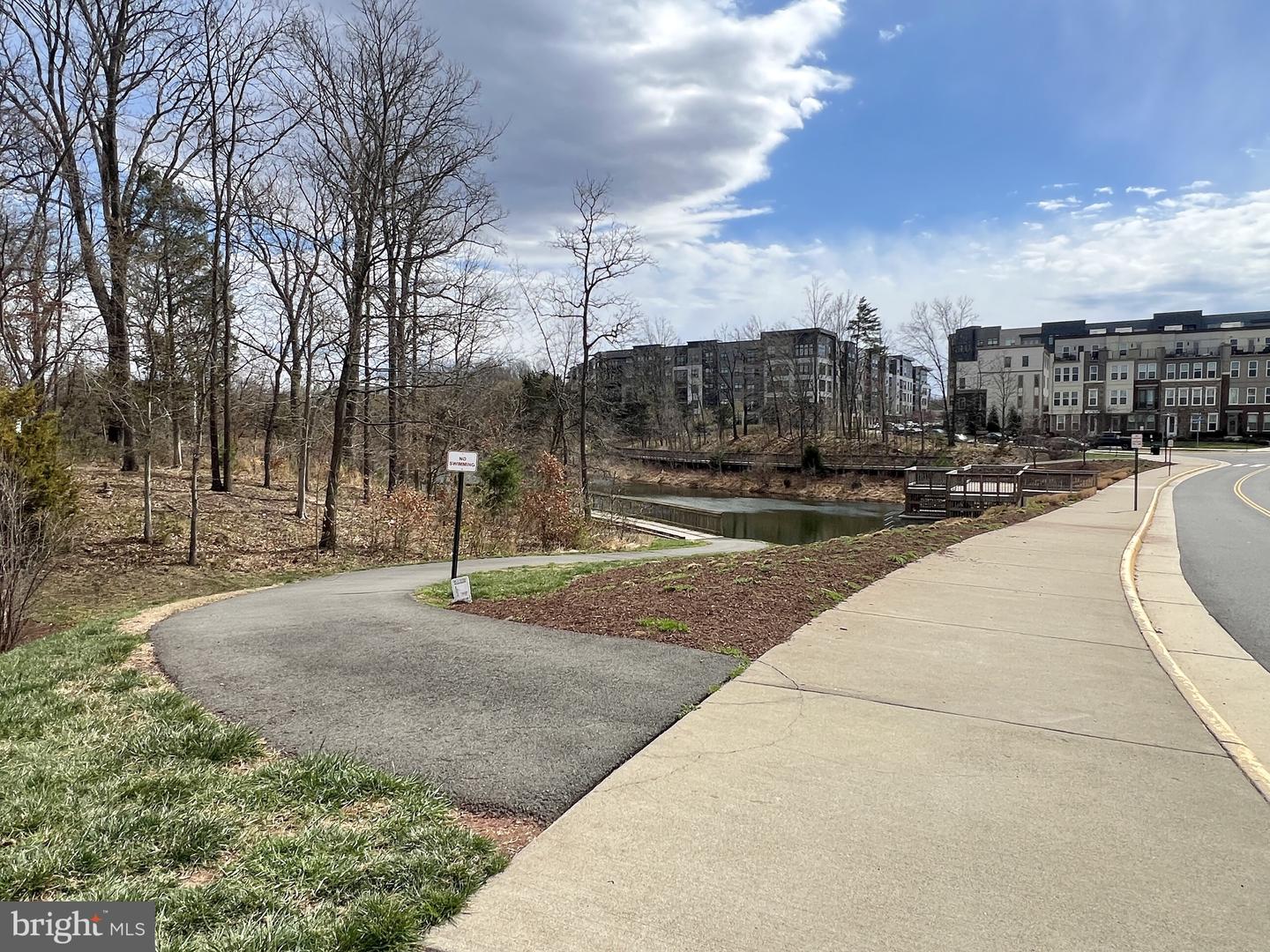 4810 GARDEN VIEW LN, CHANTILLY, Virginia 20151, 3 Bedrooms Bedrooms, ,3 BathroomsBathrooms,Residential,For sale,4810 GARDEN VIEW LN,VAFX2265872 MLS # VAFX2265872