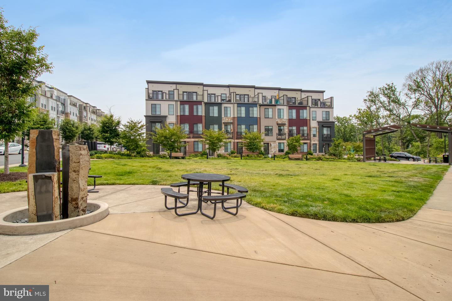 4810 GARDEN VIEW LN, CHANTILLY, Virginia 20151, 3 Bedrooms Bedrooms, ,3 BathroomsBathrooms,Residential,For sale,4810 GARDEN VIEW LN,VAFX2265872 MLS # VAFX2265872