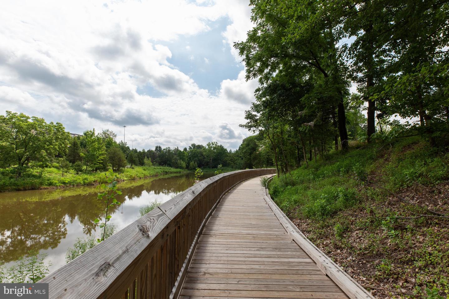 4810 GARDEN VIEW LN, CHANTILLY, Virginia 20151, 3 Bedrooms Bedrooms, ,3 BathroomsBathrooms,Residential,For sale,4810 GARDEN VIEW LN,VAFX2265872 MLS # VAFX2265872