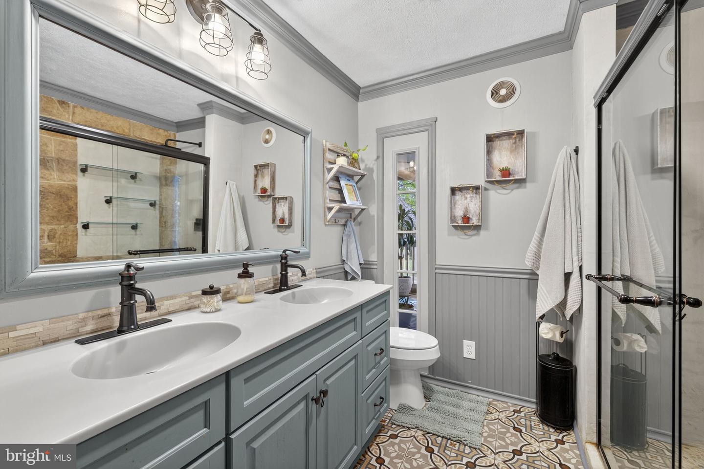 141 BLUE RIDGE ST, WARRENTON, Virginia 20186, 4 Bedrooms Bedrooms, ,3 BathroomsBathrooms,Residential,For sale,141 BLUE RIDGE ST,VAFQ2018232 MLS # VAFQ2018232