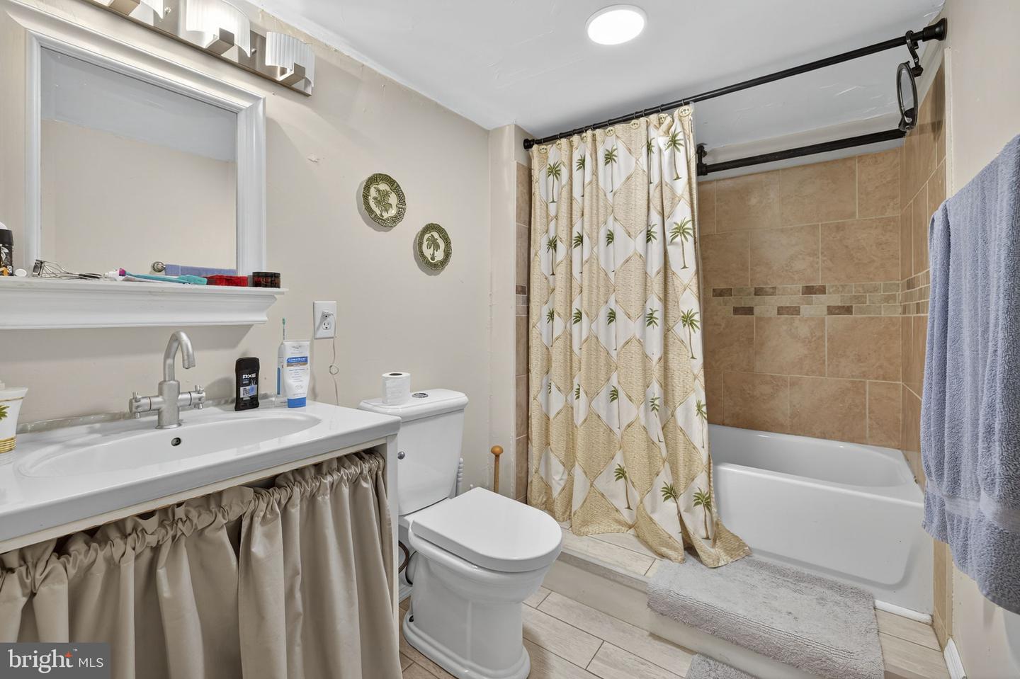 141 BLUE RIDGE ST, WARRENTON, Virginia 20186, 4 Bedrooms Bedrooms, ,3 BathroomsBathrooms,Residential,For sale,141 BLUE RIDGE ST,VAFQ2018232 MLS # VAFQ2018232
