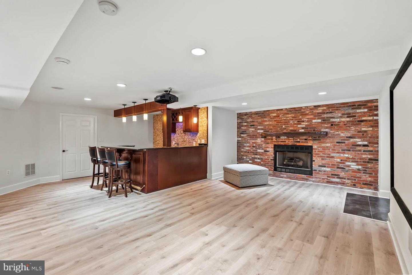 11910 CRAYTON CT, HERNDON, Virginia 20170, 5 Bedrooms Bedrooms, ,4 BathroomsBathrooms,Residential,For sale,11910 CRAYTON CT,VAFX2266102 MLS # VAFX2266102