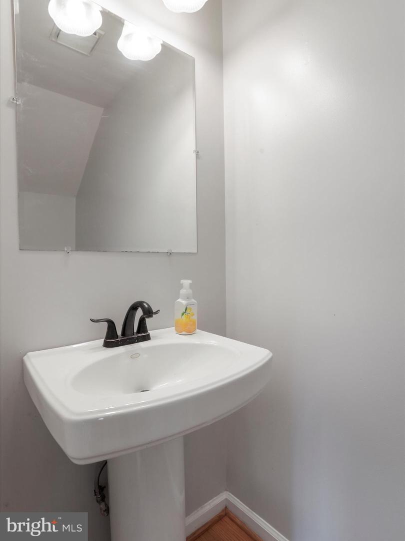 5475 HOWELLSVILLE RD, FRONT ROYAL, Virginia 22630, 3 Bedrooms Bedrooms, ,2 BathroomsBathrooms,Residential,For sale,5475 HOWELLSVILLE RD,VAWR2012260 MLS # VAWR2012260