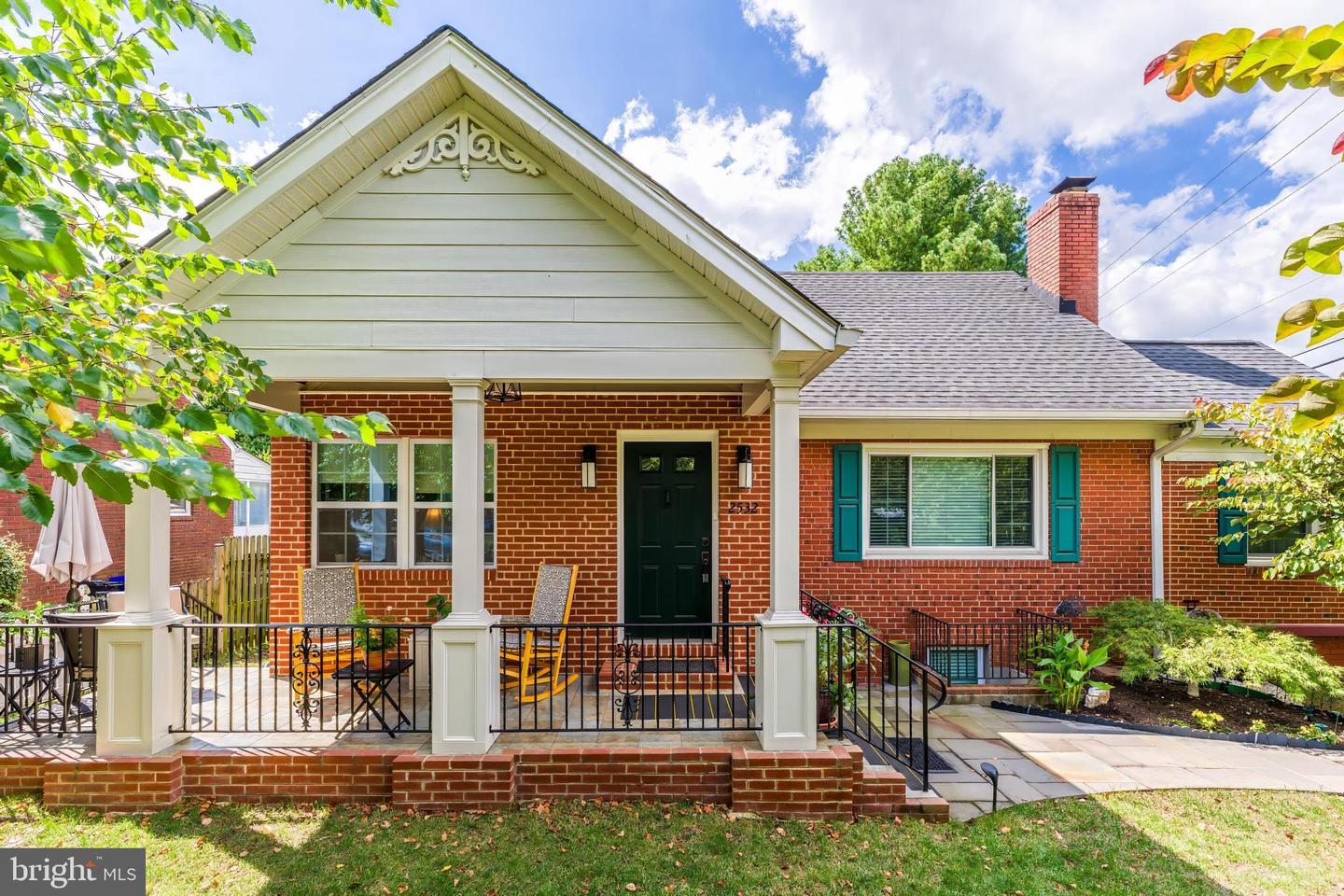 2532 N GLEBE RD N, ARLINGTON, Virginia 22207, 4 Bedrooms Bedrooms, ,3 BathroomsBathrooms,Residential,For sale,2532 N GLEBE RD N,VAAR2063450 MLS # VAAR2063450