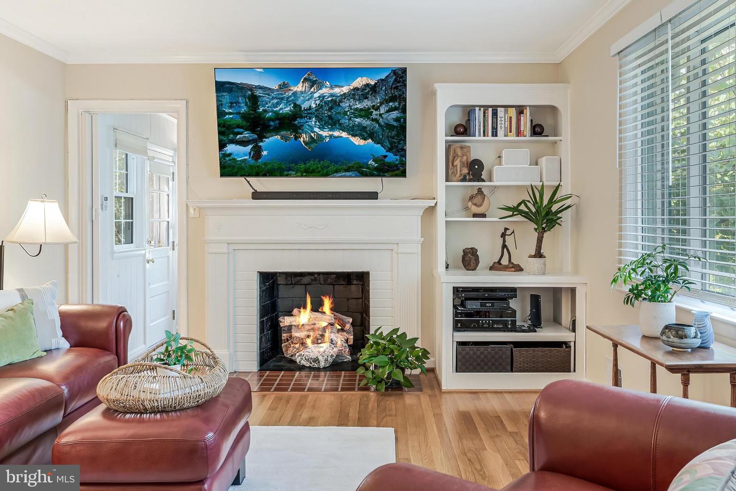 2532 N GLEBE RD N, ARLINGTON, Virginia 22207, 4 Bedrooms Bedrooms, ,3 BathroomsBathrooms,Residential,For sale,2532 N GLEBE RD N,VAAR2063450 MLS # VAAR2063450