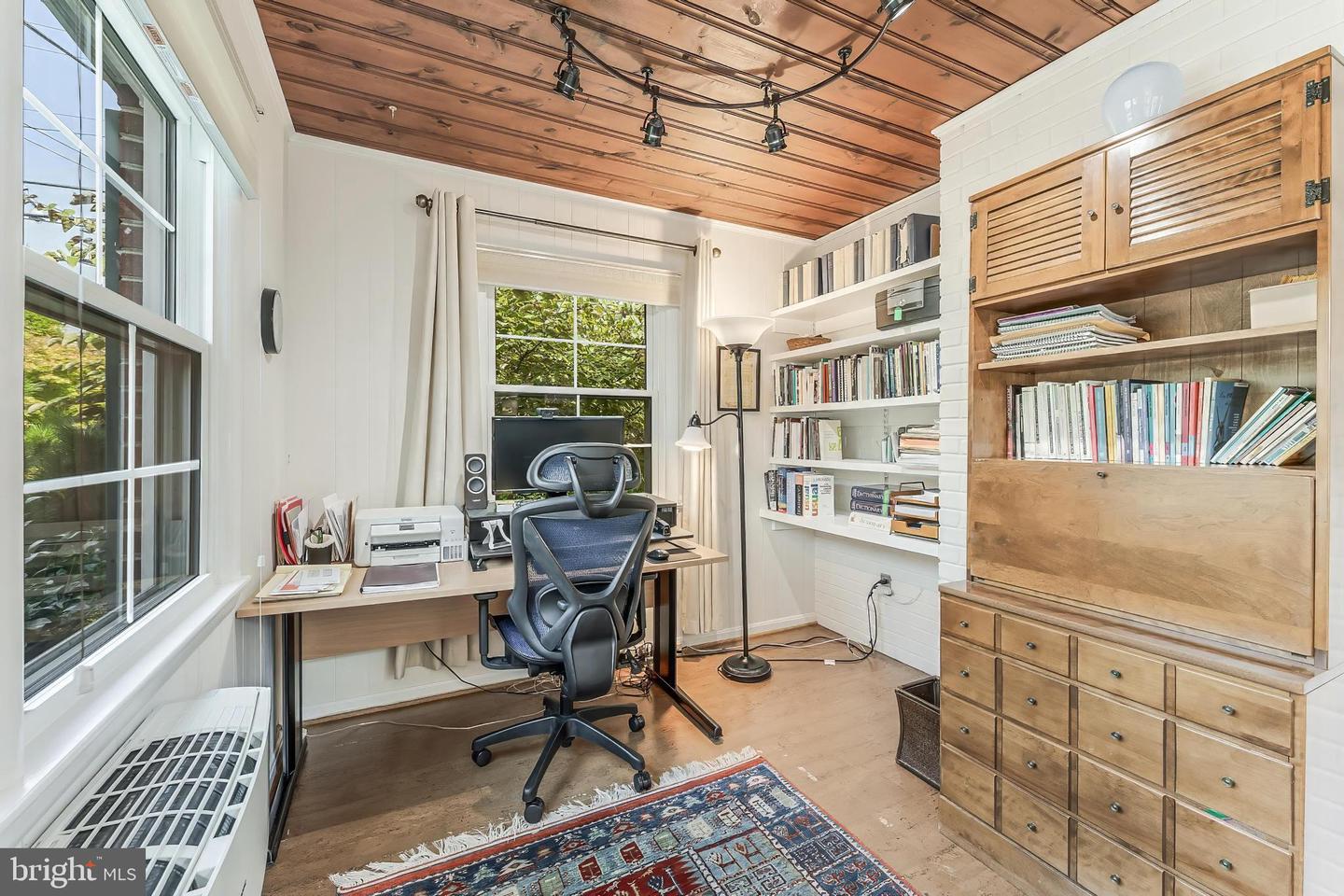 2532 N GLEBE RD N, ARLINGTON, Virginia 22207, 4 Bedrooms Bedrooms, ,3 BathroomsBathrooms,Residential,For sale,2532 N GLEBE RD N,VAAR2063450 MLS # VAAR2063450