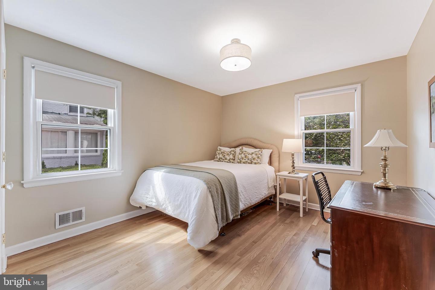 2532 N GLEBE RD N, ARLINGTON, Virginia 22207, 4 Bedrooms Bedrooms, ,3 BathroomsBathrooms,Residential,For sale,2532 N GLEBE RD N,VAAR2063450 MLS # VAAR2063450