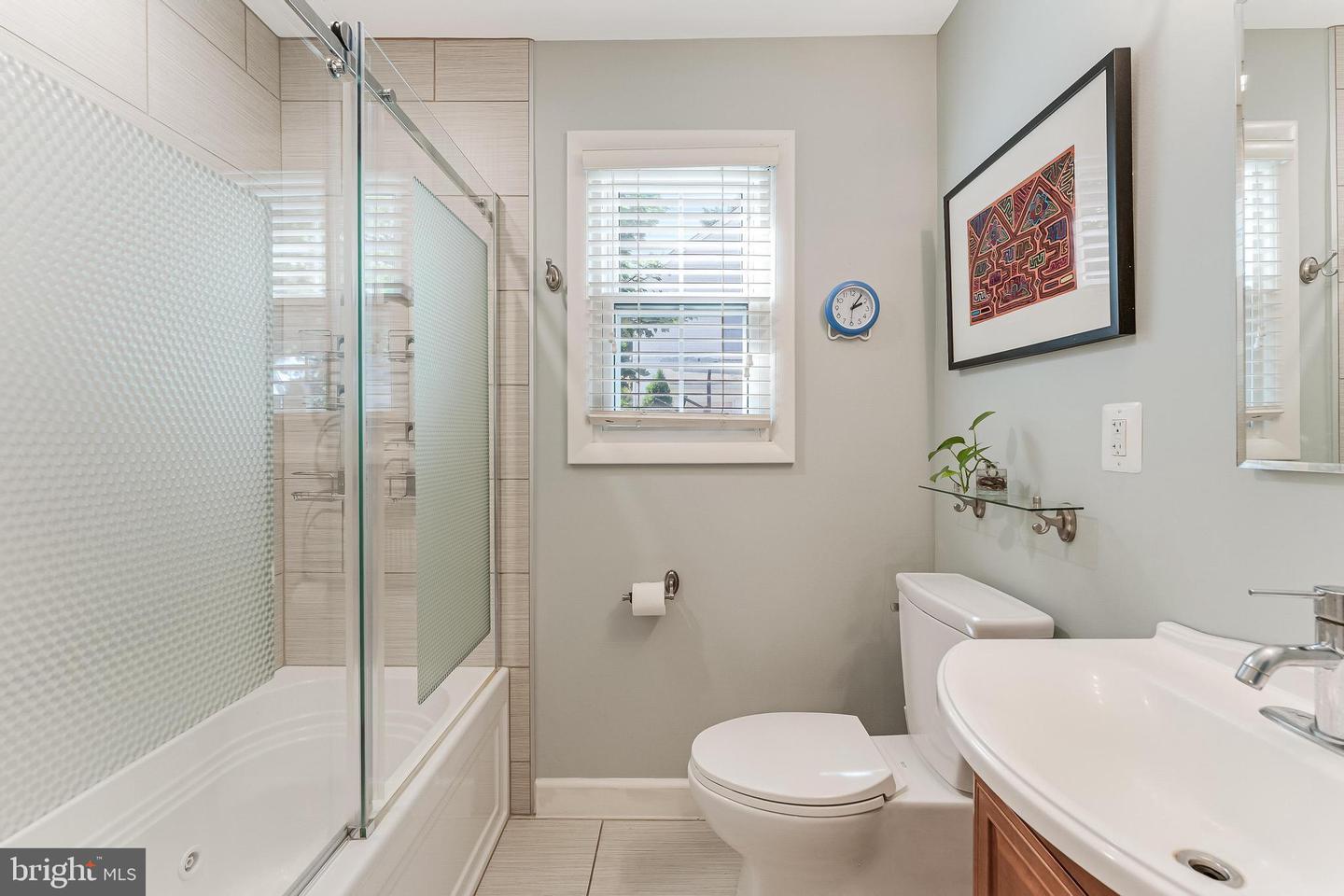 2532 N GLEBE RD N, ARLINGTON, Virginia 22207, 4 Bedrooms Bedrooms, ,3 BathroomsBathrooms,Residential,For sale,2532 N GLEBE RD N,VAAR2063450 MLS # VAAR2063450
