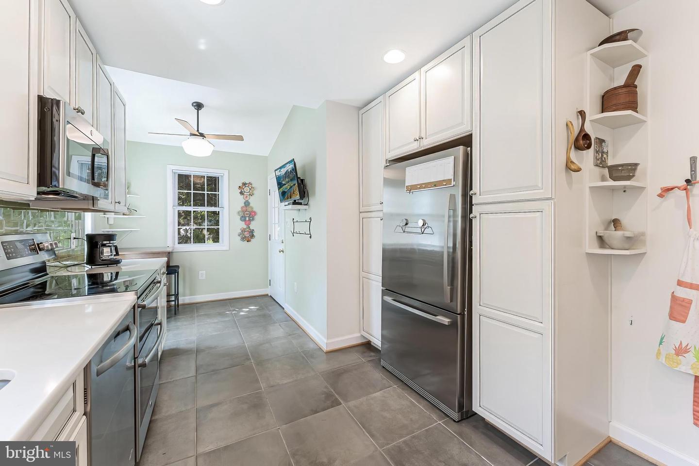 2532 N GLEBE RD N, ARLINGTON, Virginia 22207, 4 Bedrooms Bedrooms, ,3 BathroomsBathrooms,Residential,For sale,2532 N GLEBE RD N,VAAR2063450 MLS # VAAR2063450