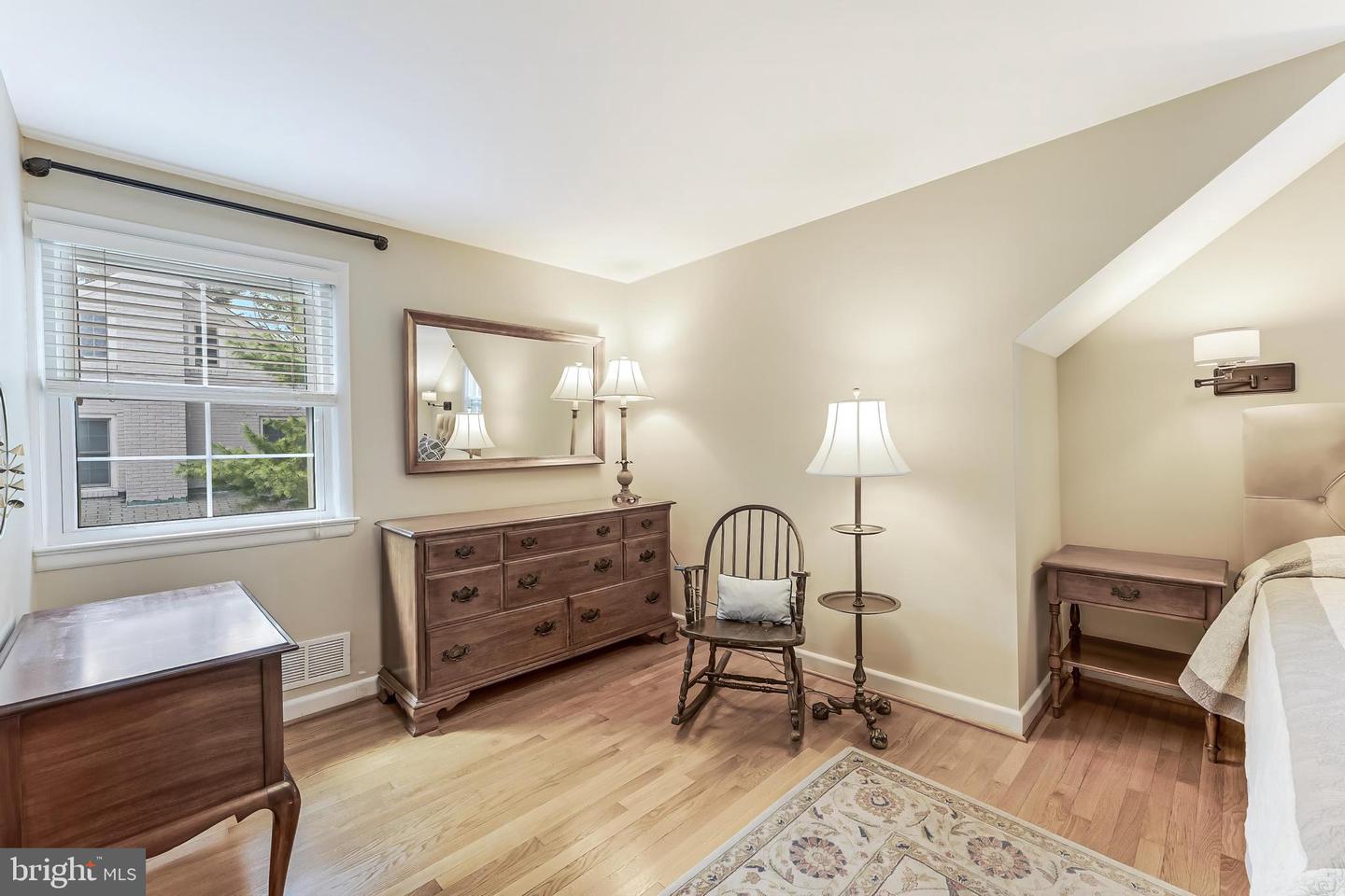 2532 N GLEBE RD N, ARLINGTON, Virginia 22207, 4 Bedrooms Bedrooms, ,3 BathroomsBathrooms,Residential,For sale,2532 N GLEBE RD N,VAAR2063450 MLS # VAAR2063450