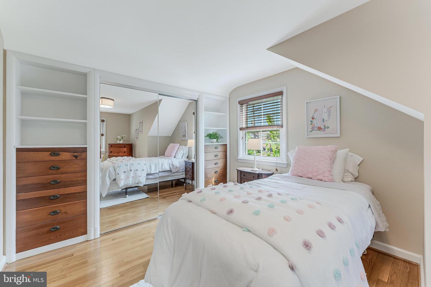 2532 N GLEBE RD N, ARLINGTON, Virginia 22207, 4 Bedrooms Bedrooms, ,3 BathroomsBathrooms,Residential,For sale,2532 N GLEBE RD N,VAAR2063450 MLS # VAAR2063450