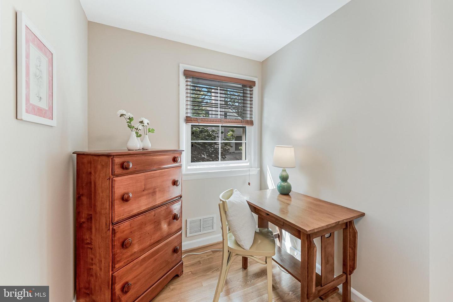 2532 N GLEBE RD N, ARLINGTON, Virginia 22207, 4 Bedrooms Bedrooms, ,3 BathroomsBathrooms,Residential,For sale,2532 N GLEBE RD N,VAAR2063450 MLS # VAAR2063450